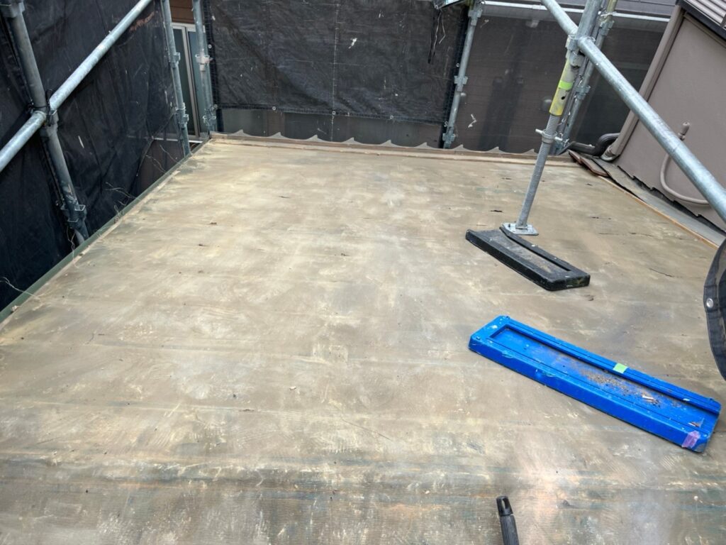 さいたま市岩槻区にて雨漏り修理・屋根修理〈築３０年瓦屋根の葺き直し工事〉 施工後